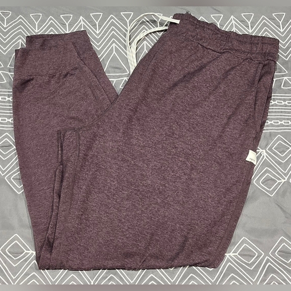 Vuori Pants - Vuori Womens Performance Joggers In a Burgundy Color Size Large